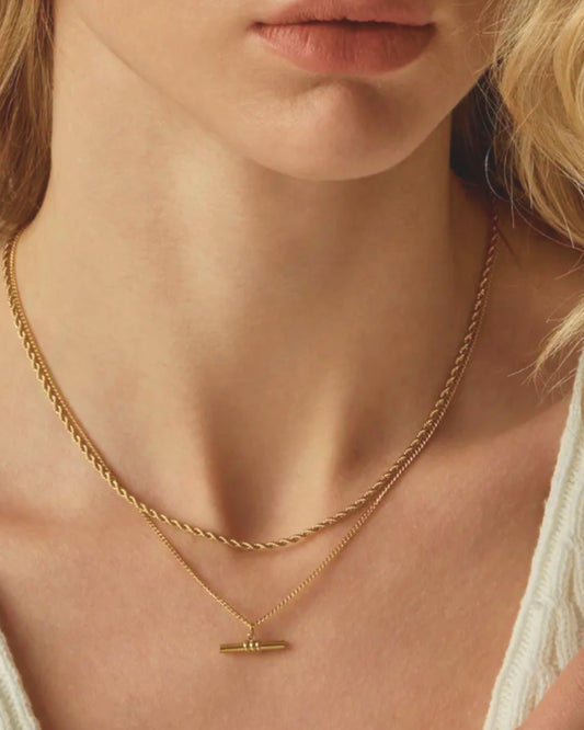 Axis Bar Necklace