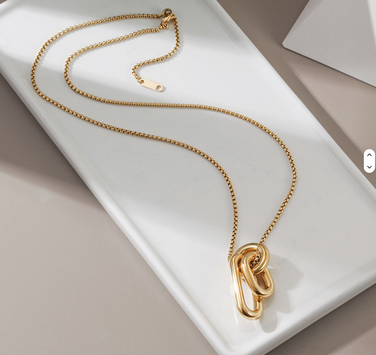 The Loop Necklace